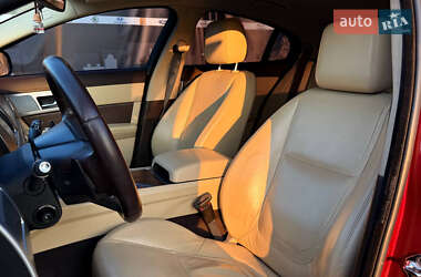 Седан Jaguar XF 2012 в 
