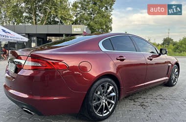 Седан Jaguar XF 2012 в 