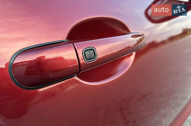 Седан Jaguar XF 2012 в 