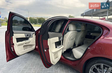 Седан Jaguar XF 2012 в 