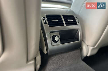 Седан Jaguar XF 2012 в 