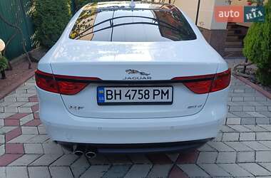 Седан Jaguar XF 2016 в 