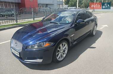 Седан Jaguar XF 2015 в 