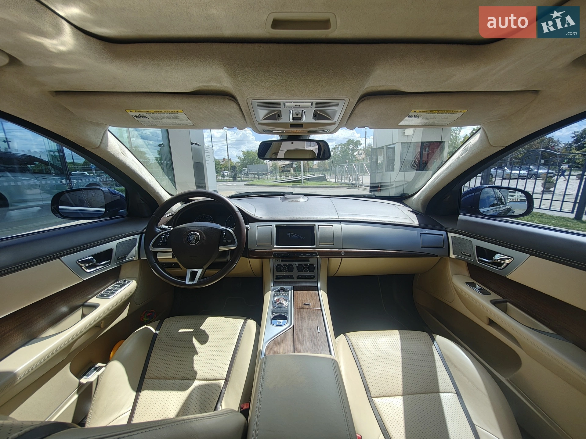 2015 Jaguar XF - мініатюра 26
