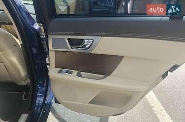 Седан Jaguar XF 2015 в 