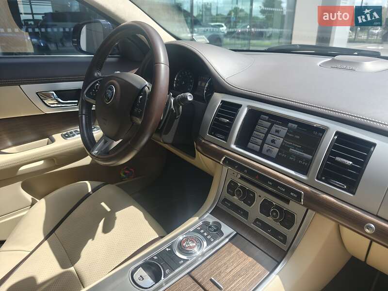 Седан Jaguar XF 2015 в Харькове фото 41 Седан Jaguar XF 2015 в Харькове