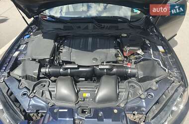 Седан Jaguar XF 2015 в 