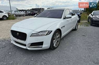 Седан Jaguar XF 2017 в Львове