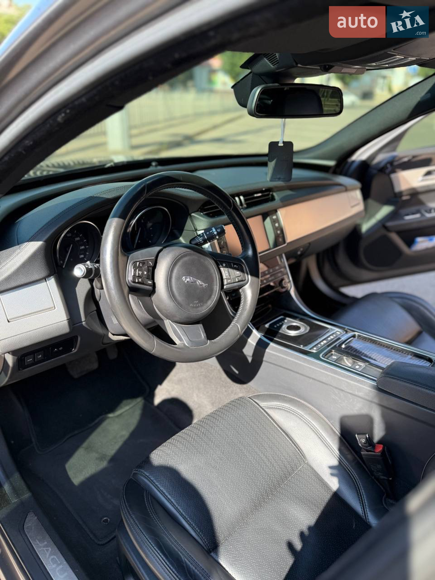 2015 Jaguar XF - мініатюра 18
