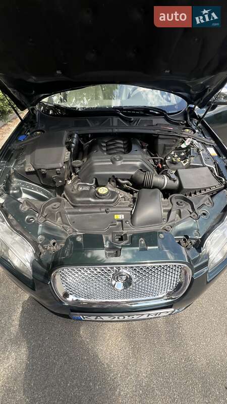 Седан Jaguar XF 2008 в Киеве