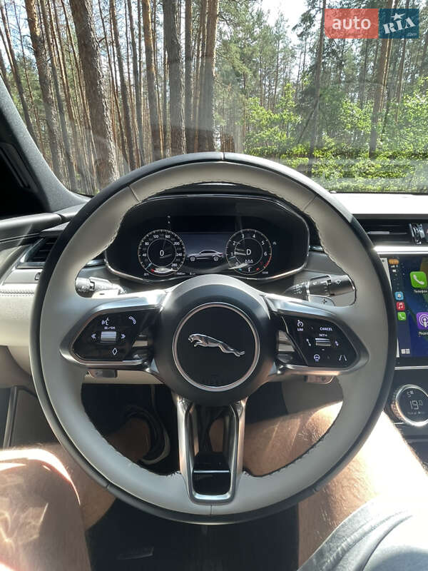 Седан Jaguar XF 2024 в Полтаве
