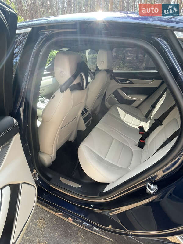 Седан Jaguar XF 2024 в Полтаве