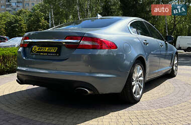 Седан Jaguar XF 2013 в 