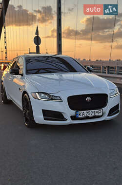 Седан Jaguar XF 2016 в Киеве