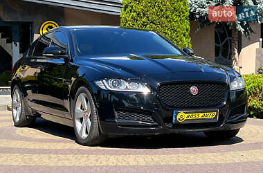 Седан Jaguar XF 2017 в Львові
