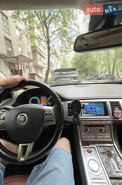 Седан Jaguar XF 2009 в 
