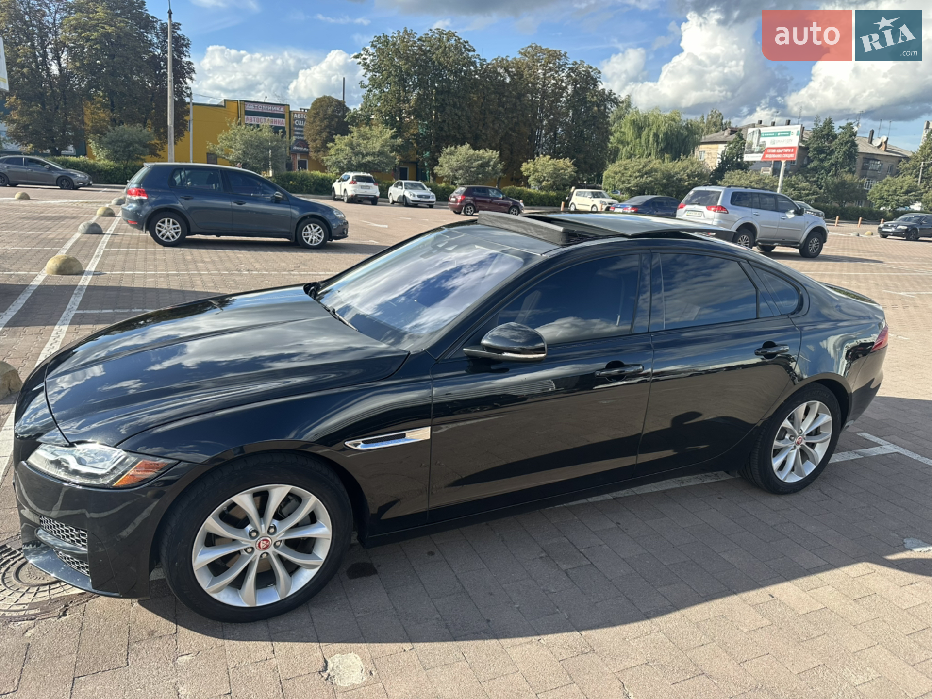2016 Jaguar XF - мініатюра 2