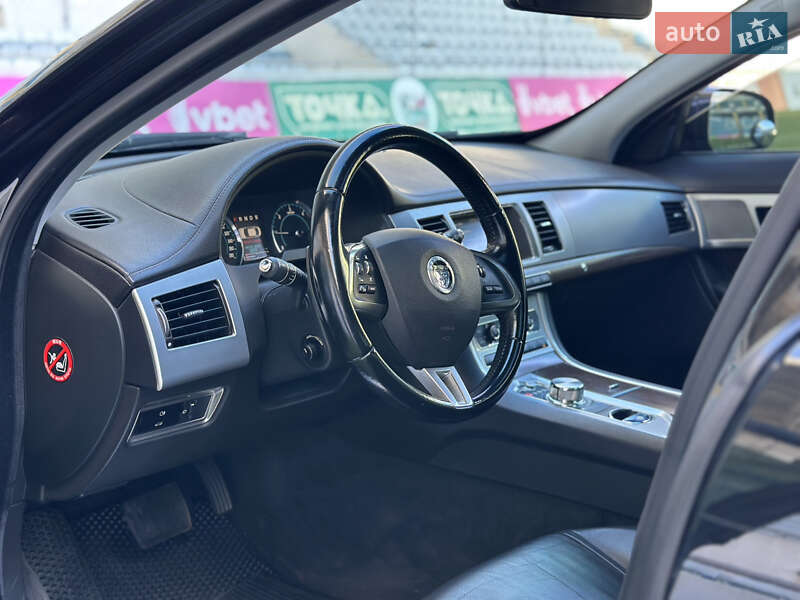 Седан Jaguar XF 2013 в Одессе