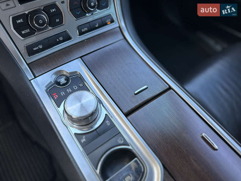 Седан Jaguar XF 2013 в Одессе