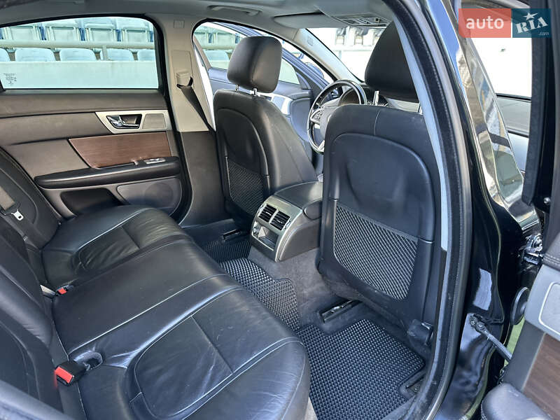 Седан Jaguar XF 2013 в Одессе