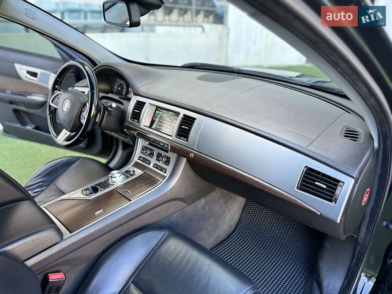 Седан Jaguar XF 2013 в Одессе