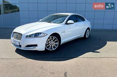 Седан Jaguar XF 2012 в 