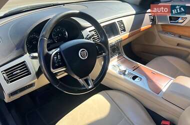 Седан Jaguar XF 2012 в 
