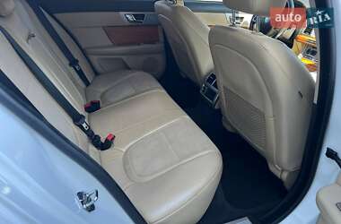 Седан Jaguar XF 2012 в 
