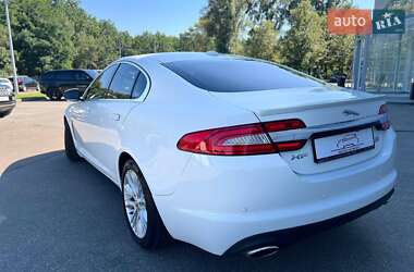 Седан Jaguar XF 2012 в 