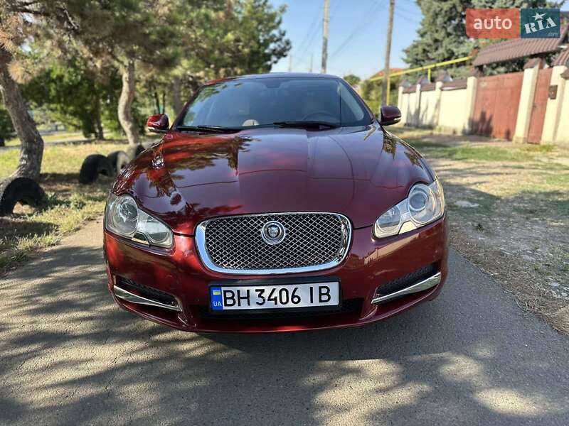 Седан Jaguar XF 2012 в Одессе