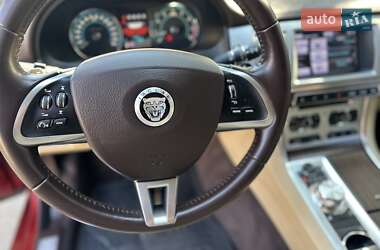 Седан Jaguar XF 2012 в 