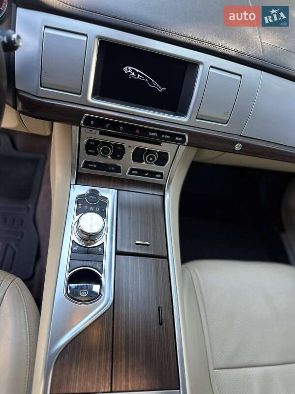 Седан Jaguar XF 2012 в Одессе