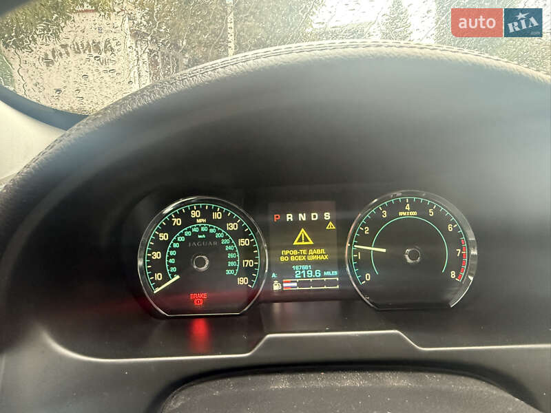 Седан Jaguar XF 2012 в Кропивницькому