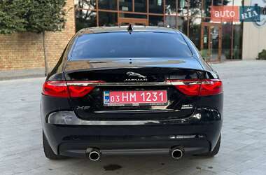 Седан Jaguar XF 2017 в 