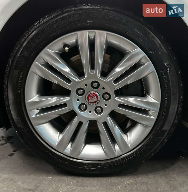 Седан Jaguar XF 2017 в Києві