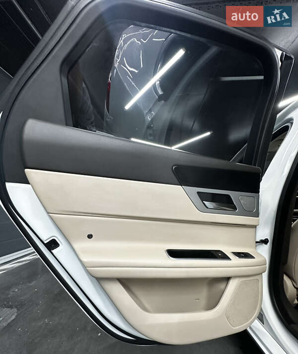 Седан Jaguar XF 2017 в Києві