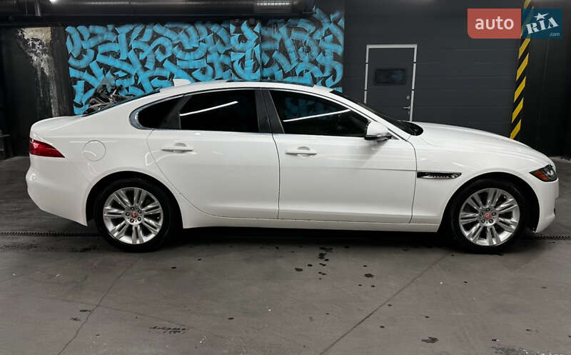 Седан Jaguar XF 2017 в Києві