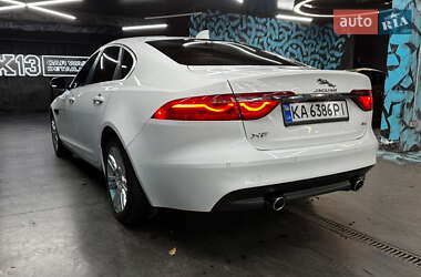 Седан Jaguar XF 2017 в 