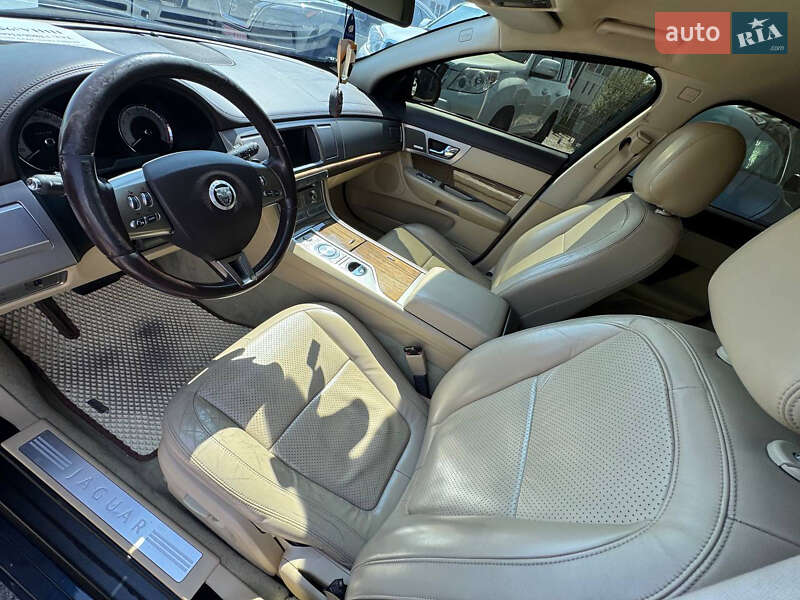 Седан Jaguar XF 2008 в Харкові