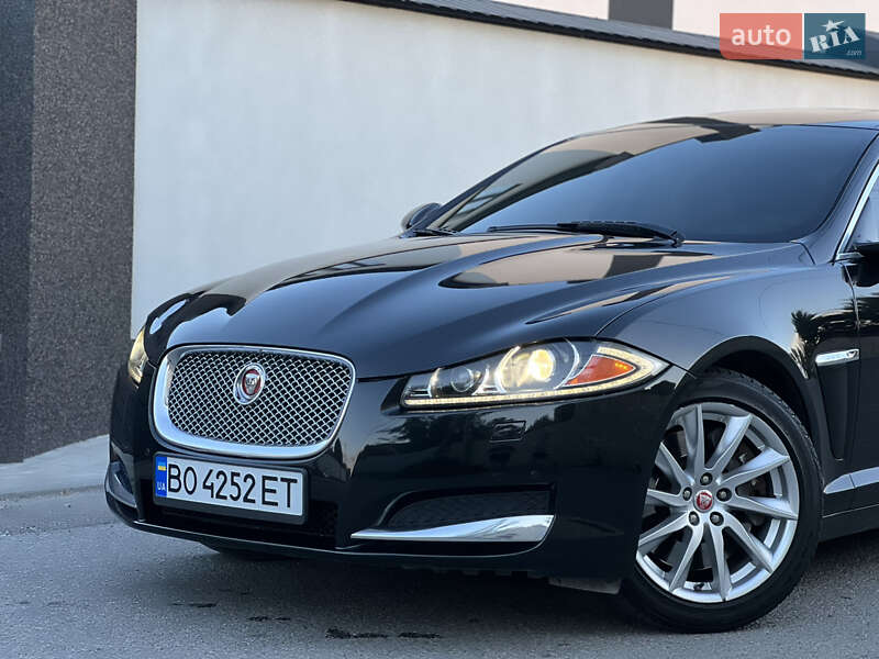 Седан Jaguar XF 2014 в Тернополі