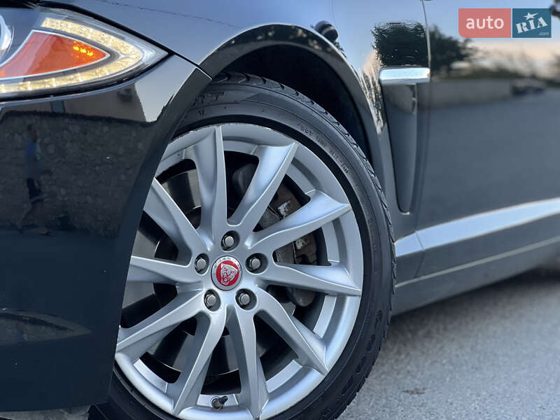 Седан Jaguar XF 2014 в Тернополі