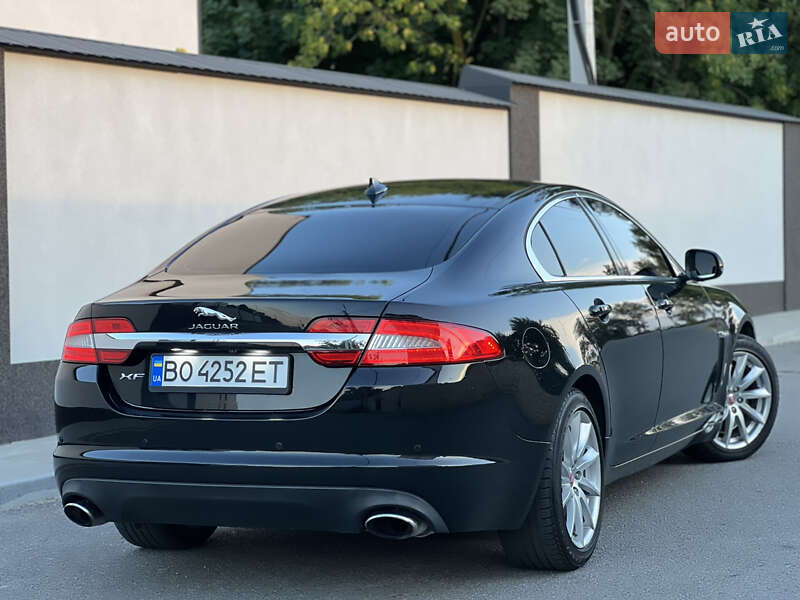 Седан Jaguar XF 2014 в Тернополі