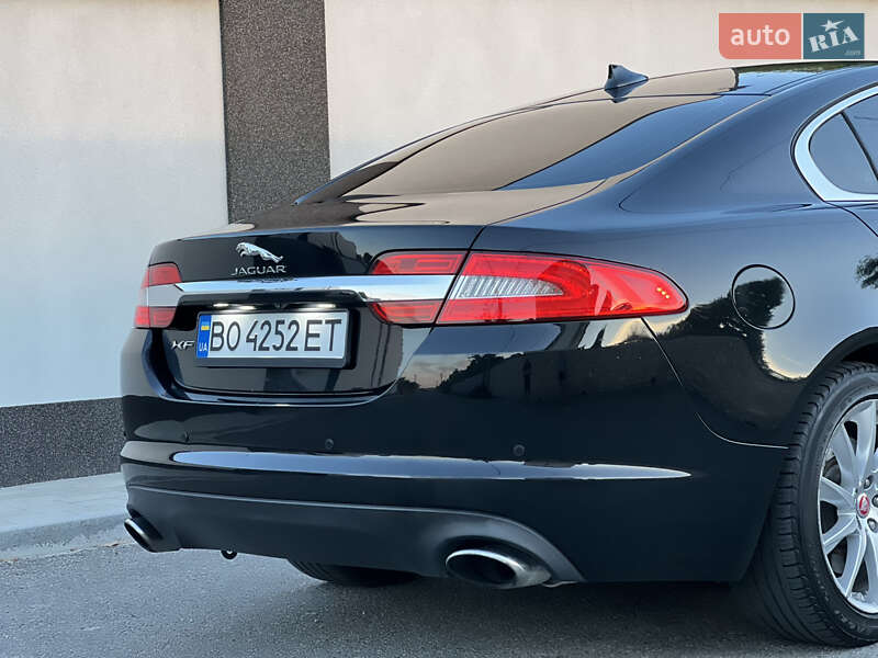 Седан Jaguar XF 2014 в Тернополі