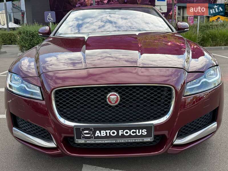 Седан Jaguar XF 2016 в Києві