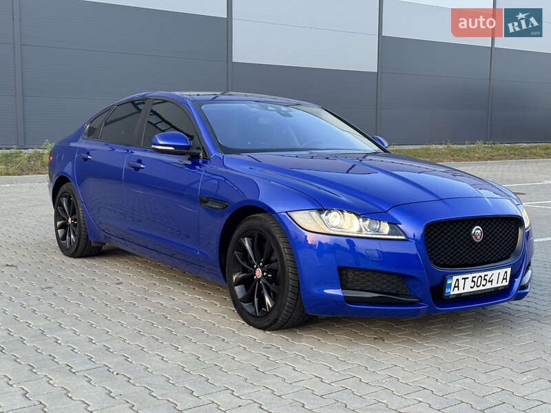 Седан Jaguar XF 2016 в Ивано-Франковске