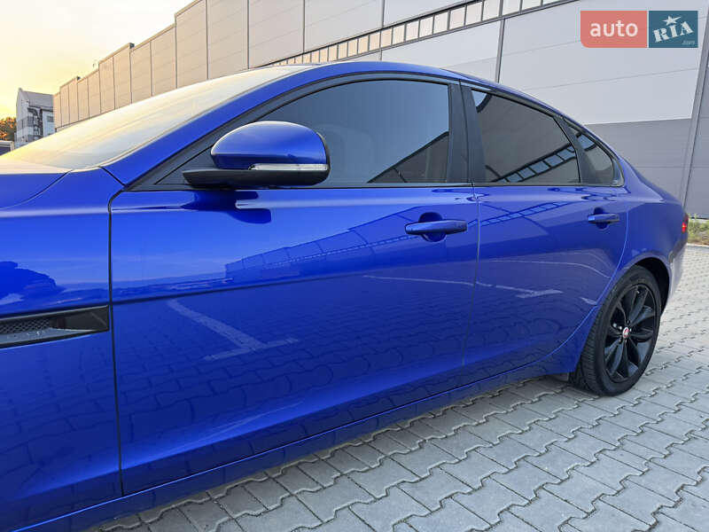 Седан Jaguar XF 2016 в Ивано-Франковске