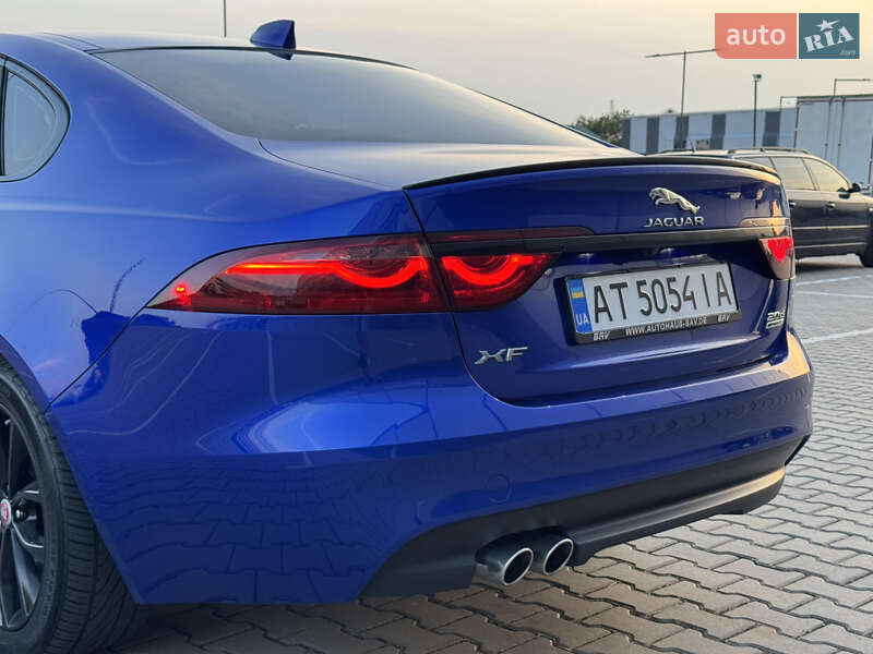 Седан Jaguar XF 2016 в Ивано-Франковске