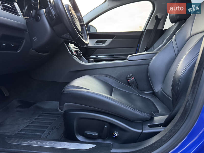 Седан Jaguar XF 2016 в Ивано-Франковске