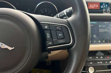 Седан Jaguar XF 2018 в 