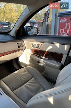 Седан Jaguar XF 2008 в 